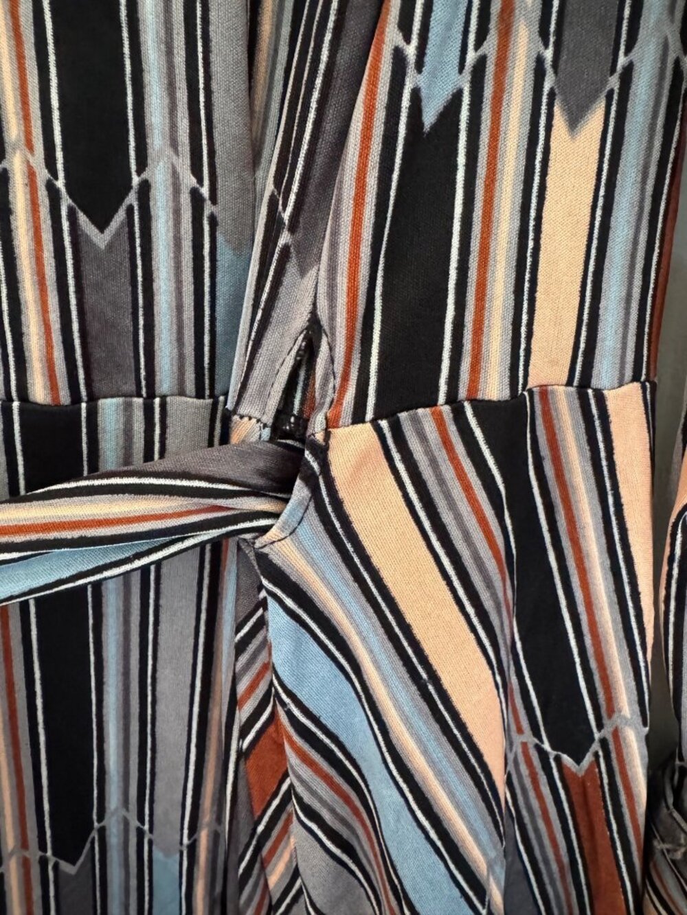 70s Vintage Striped Wrap Dress Cuffs Neutral Brown Blue Tan Stripes Stretchy 16 - Picture 5 of 11